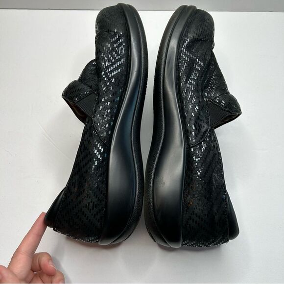 Alegria Black Textured Slip-On Shoes 41 - Picture 8 of 13